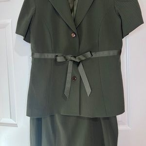 Blacker by Stanley Blacker Dark Green Ladies two piece skirt suit